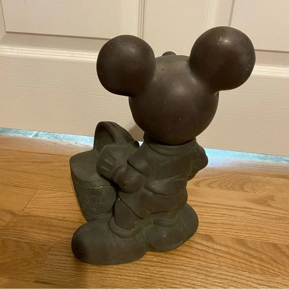 Vintage Disney Mickey Mouse Outdoor Garden Planter Statue Picnic Basket Garden